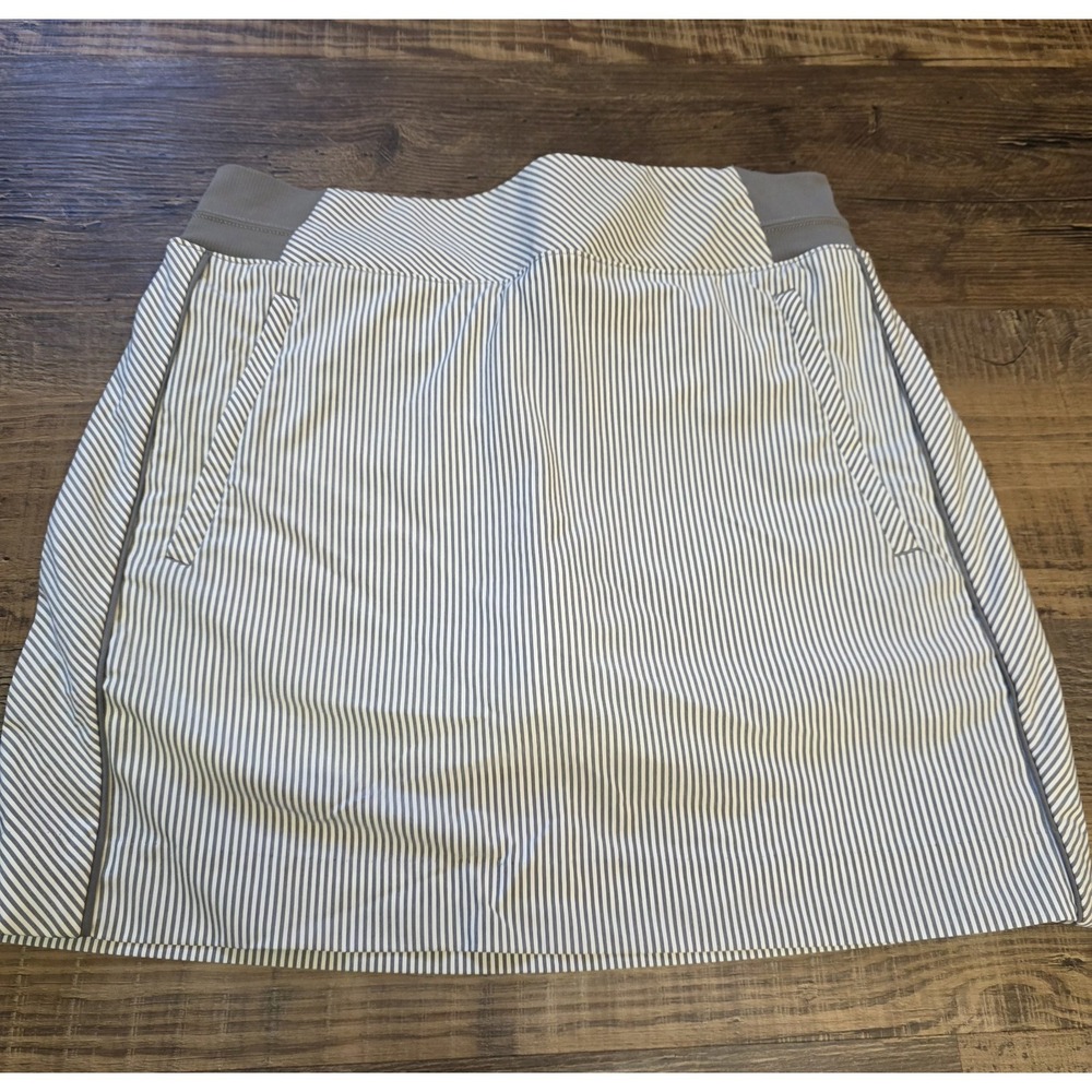Athleta Skort Size 4 - Gray & White stripe